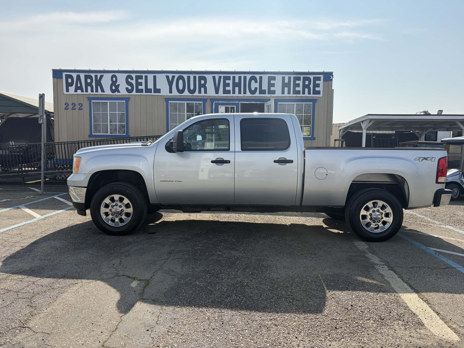 2011 GMC Sierra 2500HD 4X4 Diesel Short Bed Truck