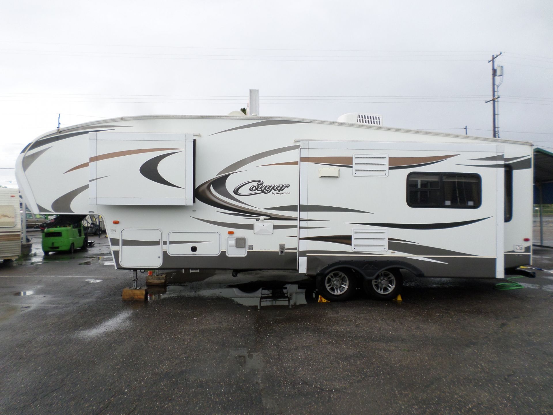 2013 Keystone Cougar X-Lite 5th Wheel