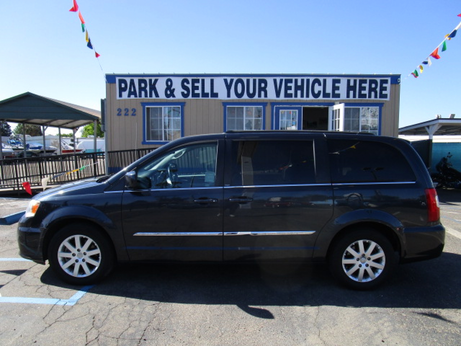 Van for sale 1998 Chrysler Town and Country LXi Gold Edition in Lodi