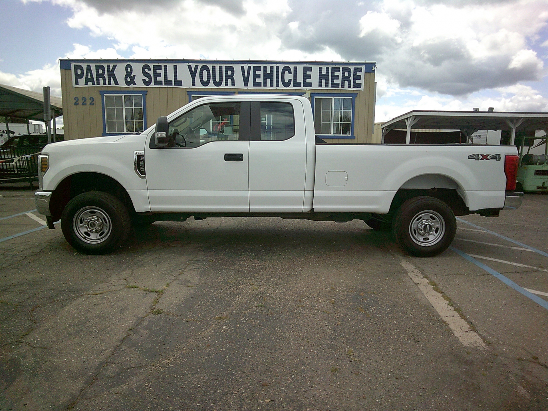 2019 Ford F250 4X4 XL Supercab Longbed Truck