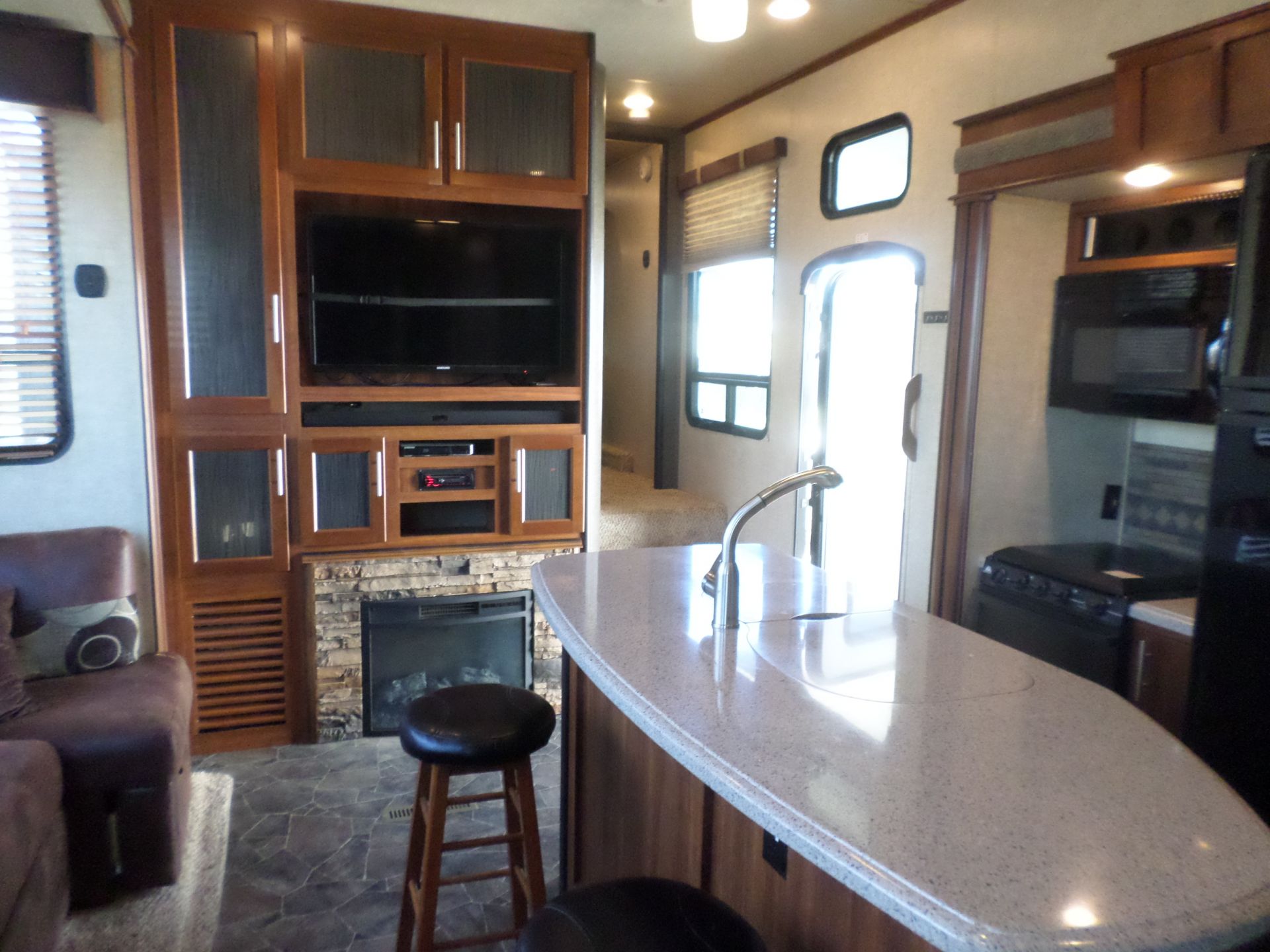 RV for sale: 2014 Keystone Fuzion 331 5th Wheel Toy Hauler ...