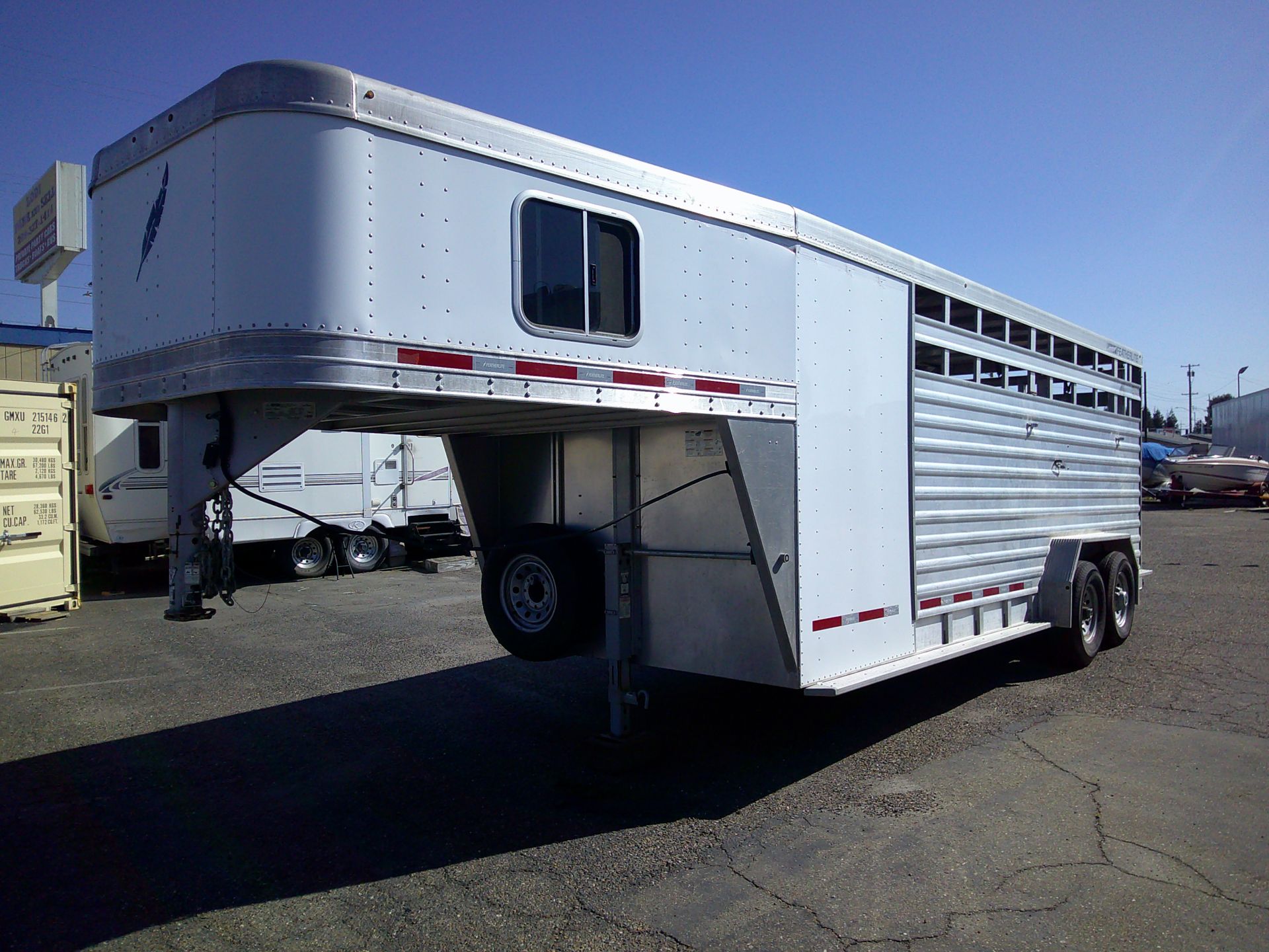 Commercial equipment for sale 2015 Featherlite Aluminum HorseCattle