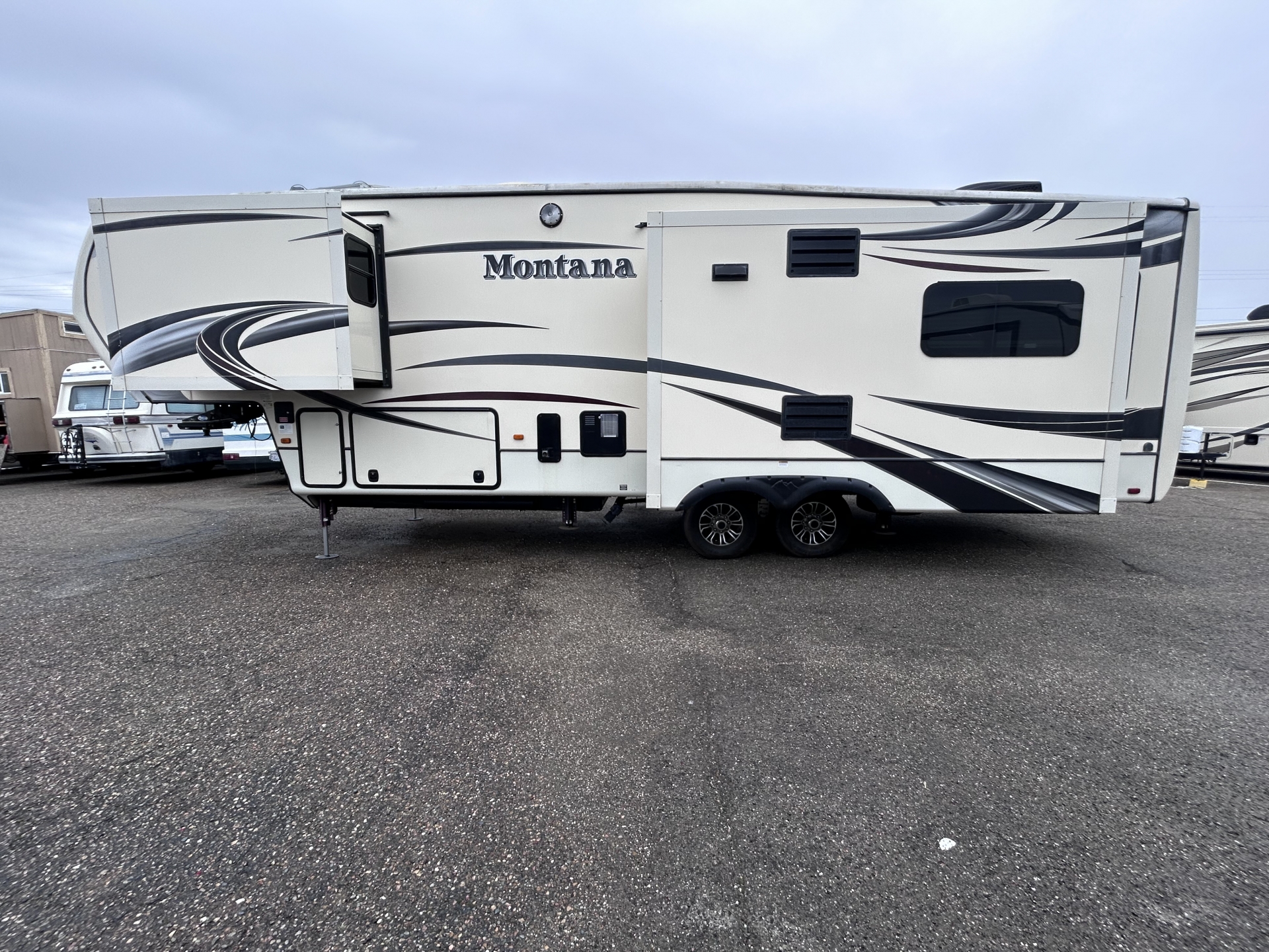 2015 Montana 3100RL Fifth Wheel
