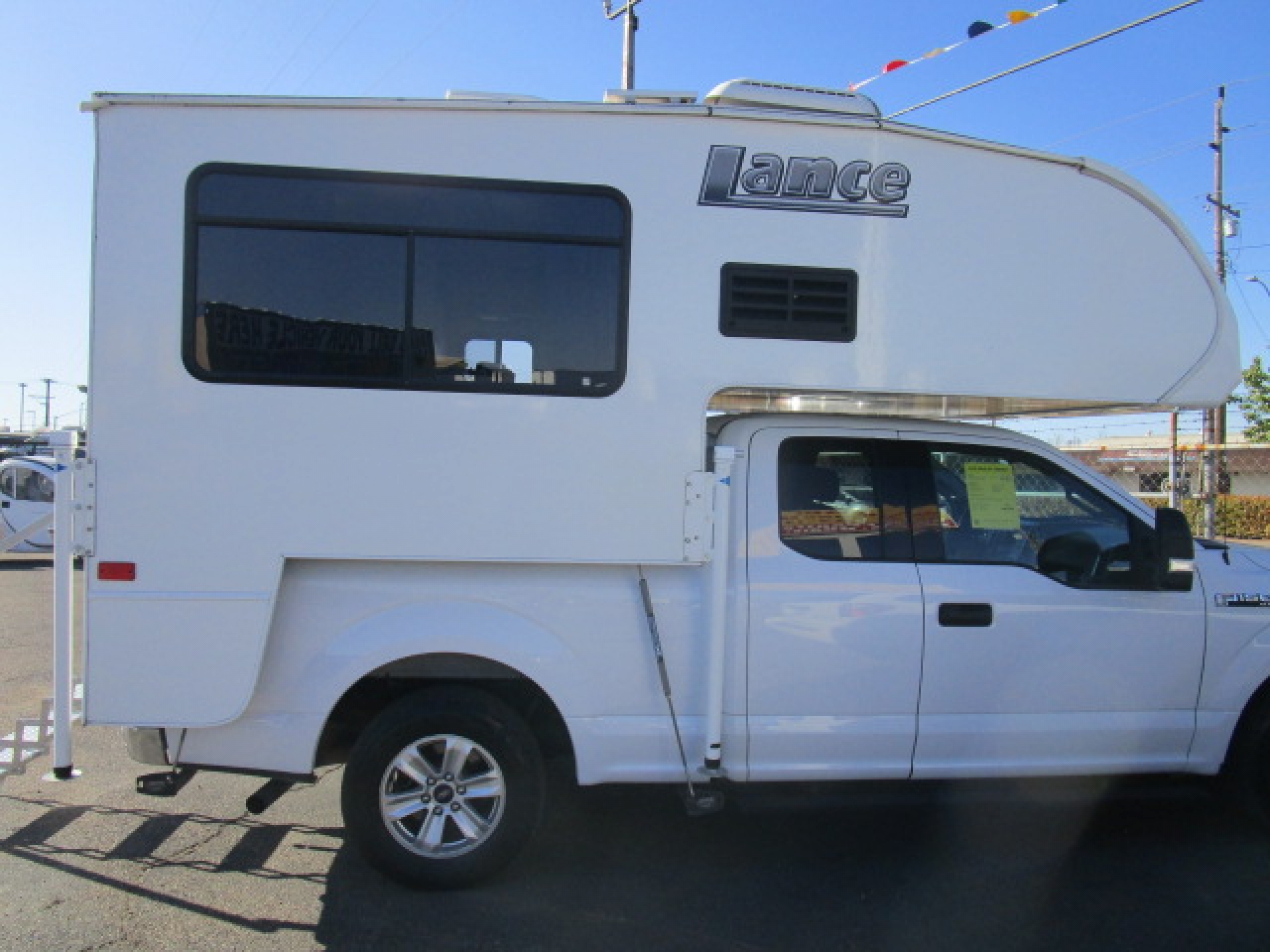 RV for sale: 1991 Lance Squire LS6000 Cab Over Camper 10.5' in Lodi  Stockton CA - Lodi Park and Sell