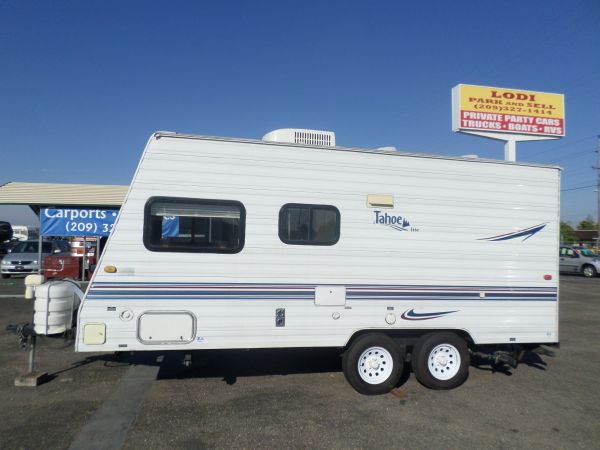 2003 Tahoe Lite Thor Bunk House Travel Trailer