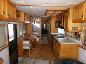 1990 Beaver Contessa Diesel Pusher Photo 3