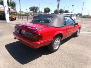 1993 Ford Mustang LX Convertible Photo 3