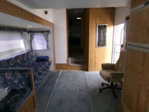 1995 Fleetwood Prowler 5th Wheel Trailer Photo 3