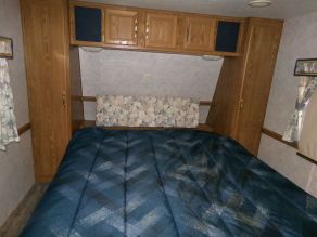 1995 Fleetwood Prowler 5th Wheel Trailer Photo 4