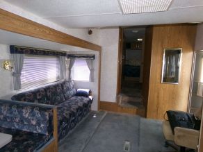 1995 Fleetwood Prowler 5th Wheel Trailer Photo 5