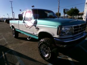 1995 Ford F-250 XLT 4X4 Diesel Truck Photo 2