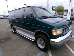 1996 Ford 1 Ton E-350 Chataeu Van Photo 2