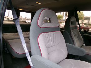 1996 Ford 1 Ton E-350 Chataeu Van Photo 3