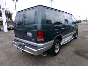 1996 Ford 1 Ton E-350 Chataeu Van Photo 5