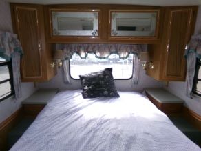 1996 Winnebago Itasca Sunrise Class A Motorhome Photo 5