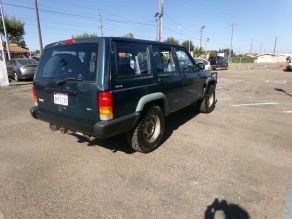 1997 Jeep Cherokee SE 4 Door SUV Photo 3