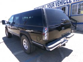 1999 Chevy Suburban LS 4X4 SUV Photo 3