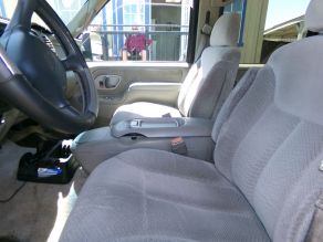 1999 Chevy Suburban LS 4X4 SUV Photo 4