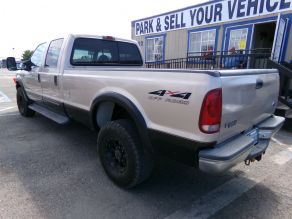 1999 Ford 4X4 F-350 Lariat CrewCab Longbed Photo 3