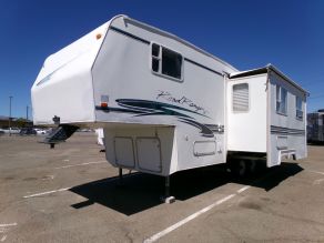 1999 Kit Manufacturing Road Ranger 275FR Photo 2