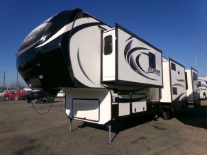 2015 Keystone Alpine 3535RE Photo 2