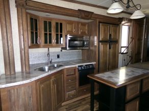 2015 Keystone Alpine 3535RE Photo 6