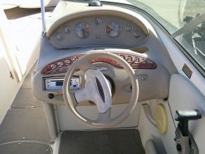 2000 Maxum Day Cruiser Photo 4