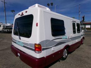 2000 Winnebago motorhome Rialta Class-B Photo 2