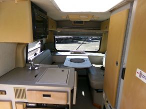 2000 Winnebago motorhome Rialta Class-B Photo 3