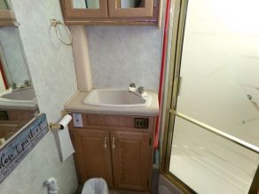 2001 Rexall Airbus Class A Diesel Pusher Photo 6