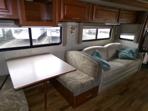 2002 Fleetwood 37U Discovery Class-A Pusher Photo 5