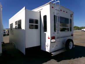 2002 Keystone Cougar 5th Wheel Photo 3