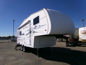 2004 Forest River Wildcat  5th Wheel Trailer Photo 2