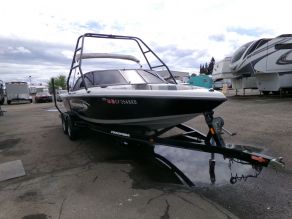 2004 Moomba Outback Photo 2