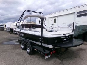 2004 Moomba Outback Photo 3