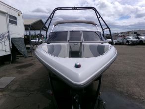 2004 Moomba Outback Photo 4