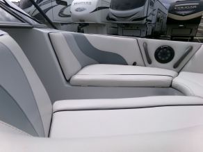 2004 Moomba Outback Photo 6