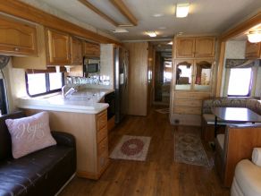 2004 Alpine Coach Class-A  Motor Home Avalanche Diesel Pusher Photo 4