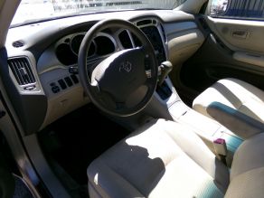 2004 Toyota Highlander FWD Photo 4
