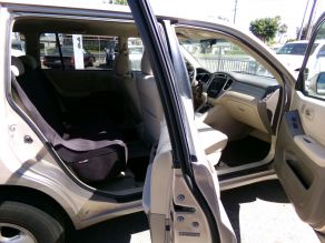 2004 Toyota Highlander FWD Photo 6