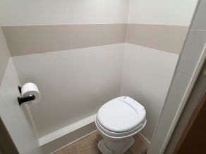 2005 Fleetwood Prowler AX6 Regal 5th Wheel Trailer Photo 6