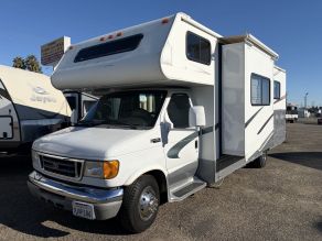 2005 Forest River Forester Class C Motorhome Photo 2