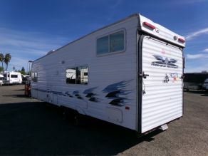 2005 Weekend Warrior Toy Hauler Photo 2