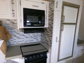 2005 Weekend Warrior Toy Hauler Photo 5