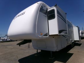 2006 Newmar Cypress Fifth Wheel Trailer Photo 2