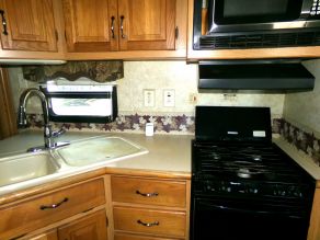 2006 Newmar Cypress Fifth Wheel Trailer Photo 4