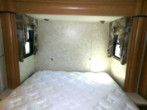2006 Newmar Cypress Fifth Wheel Trailer Photo 5