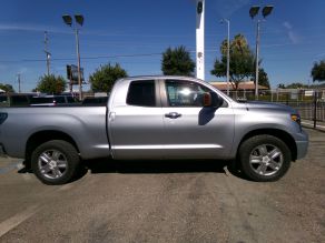 2007 Toyota Tundra Limited 4X4 Crew Cab Photo 2