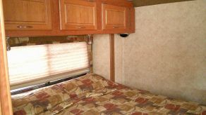 2007 Bigfoot Class-C Motorhome MH27DSL Photo 6