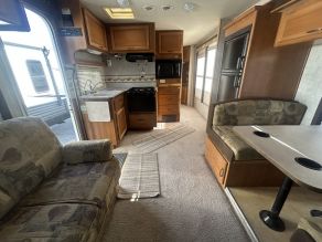 2007 Fleetwood Tioga Class C Motorhome Photo 3